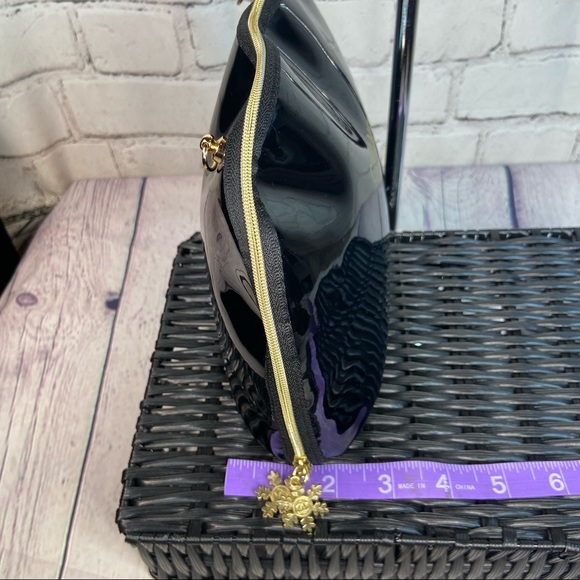 Chanel crossbody cosmetic bag from beauty line with handmade bag charm keychain - Picture 11 of 13